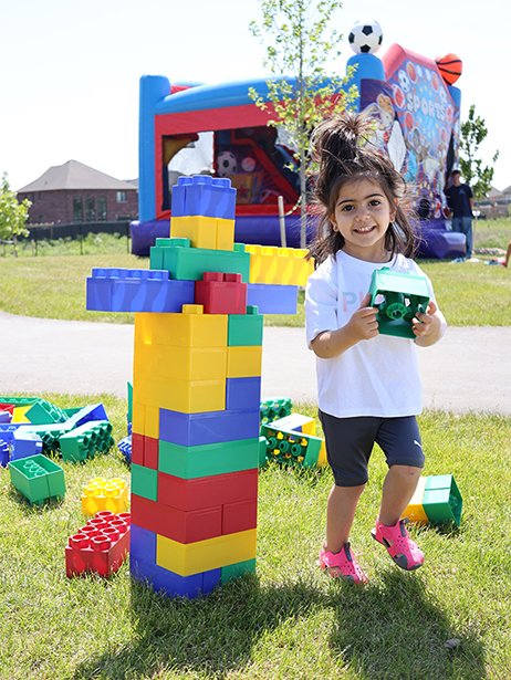The grand opening event featured activities, prizes, freezies and a scavenger hunt that encouraged children to check-out all the new amenities at Middle Park in Bowmanville’s Northglen neighbourhood. 