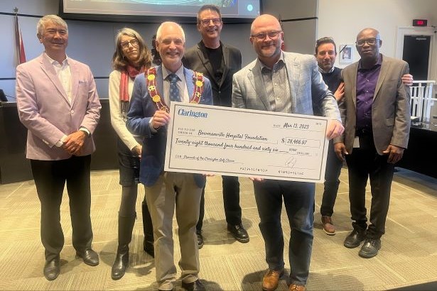Mayor Adrian Foster and members of Council presented the 2022 Clarington Golf Classic proceeds to Frank Cerisano from the Bowmanville Hospital Foundation. From left to right: Councillor Woo, Councillor Zwart, Mayor Foster, Councillor Rang, Frank Cerisano, Councillor Elhajjeh, and Councillor Anderson